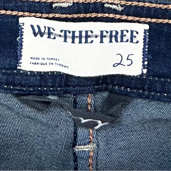 NEW Free People We the Free Crvy Counter Culture Button Fly Wide Leg Crop Jeans - Picture 3 of 7